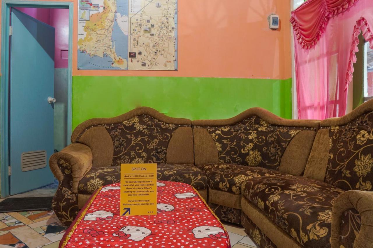 Gandrung Payungan Family Inn Banyuwangi  Exterior foto